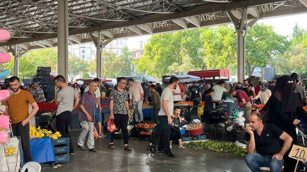 Konya’nın ünlü pazarında kışlık yoğunluğu 3